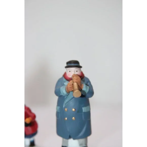 Dept 56 Christmas in the City - Street Musicians - Picture 4 of 6